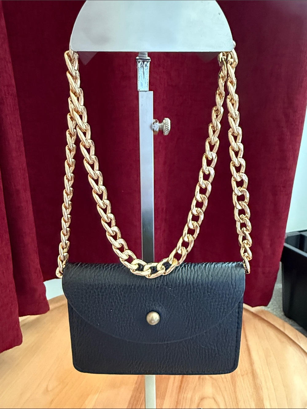 Gold crossbody strap with adjustable extender - Picture 2 of 5